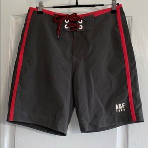 NWOT Men’s Abercrombie & Fitch Board Shorts XS